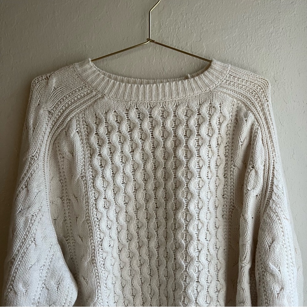 Universal Thread sweater - Picture 4 of 5